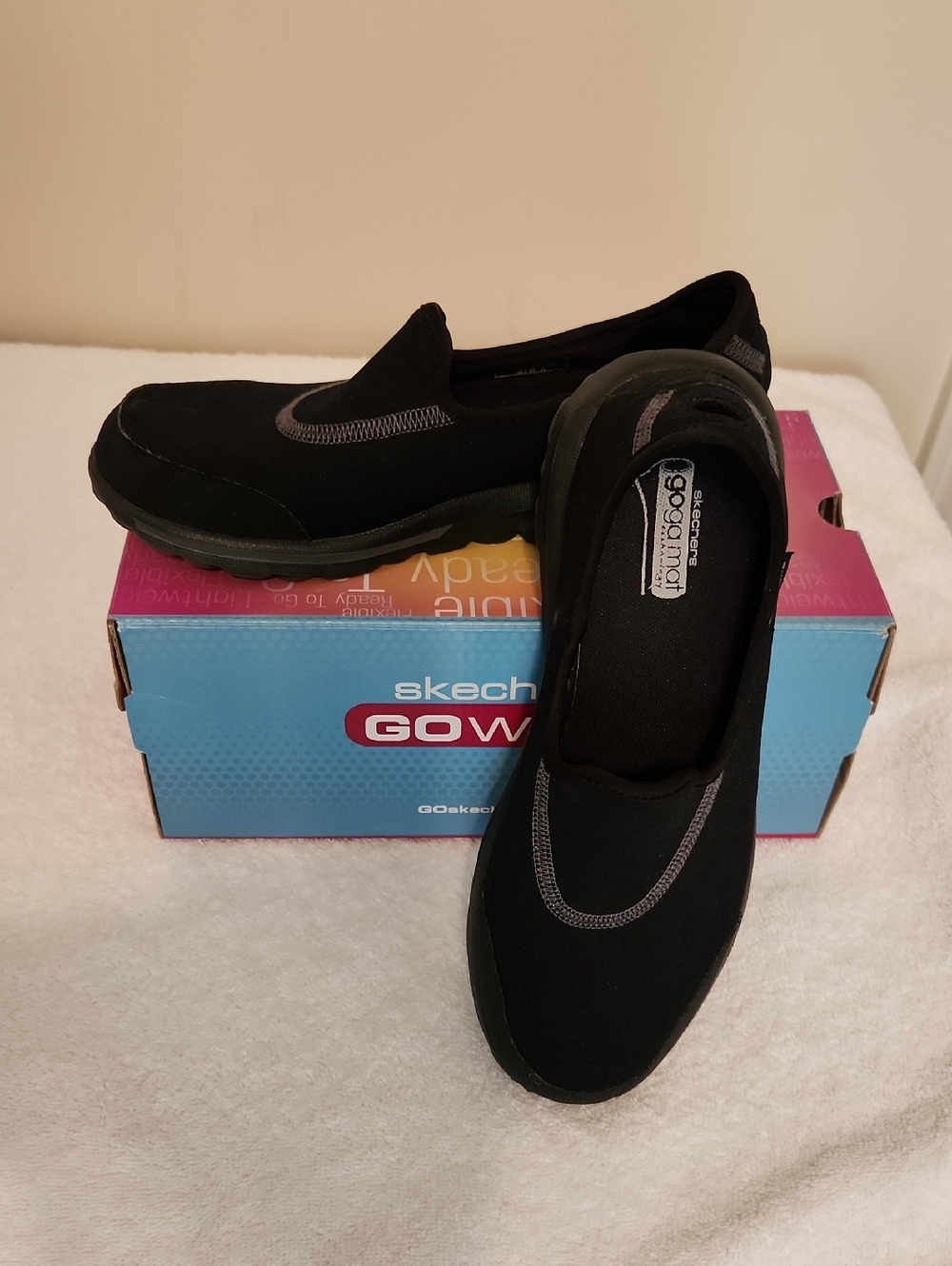 Skechers Gowalk Glitz Black Sz7 Ladies
